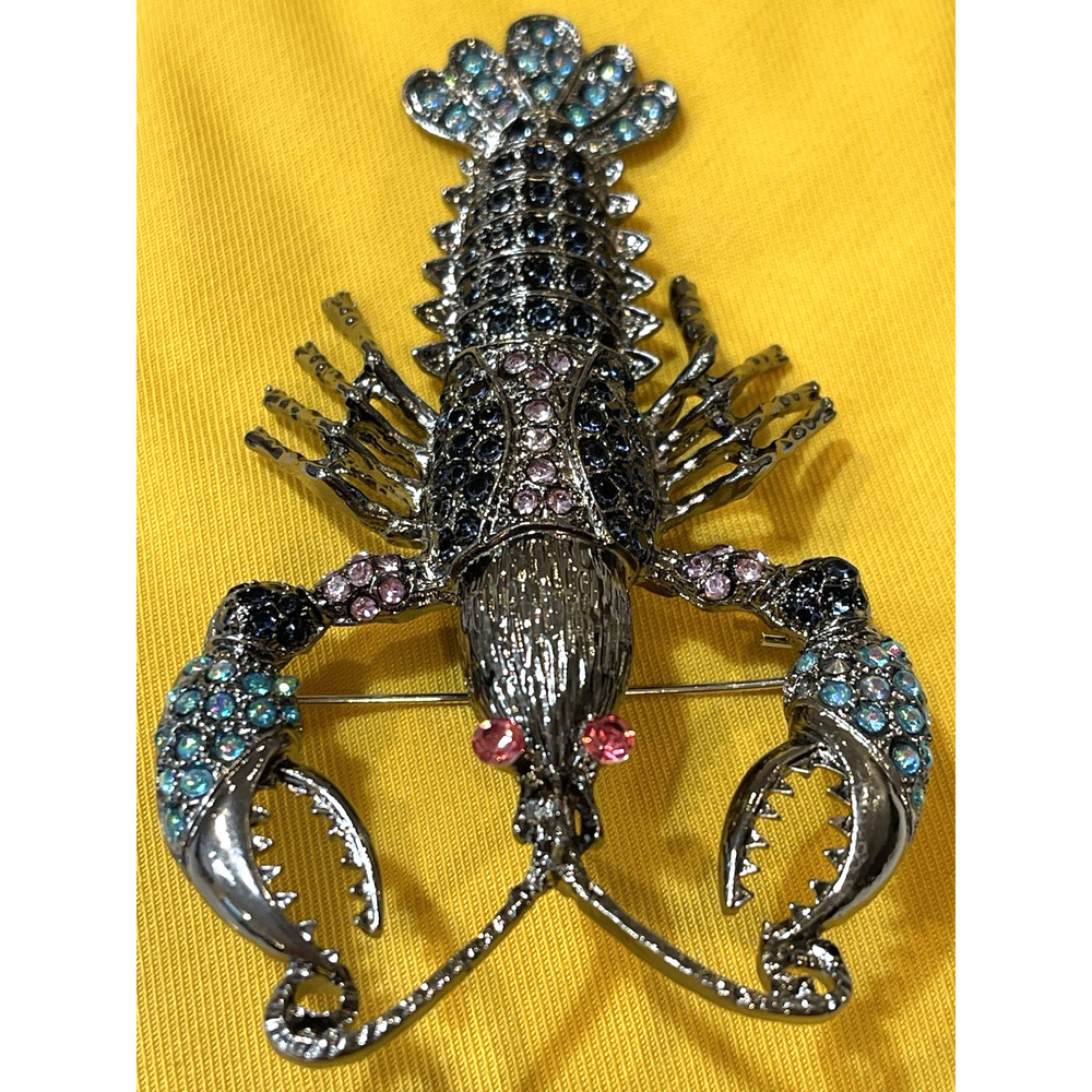 NWOT Articulated Lobster Brooch Pin Multicolor Rhinestone Sea Life Seafood
